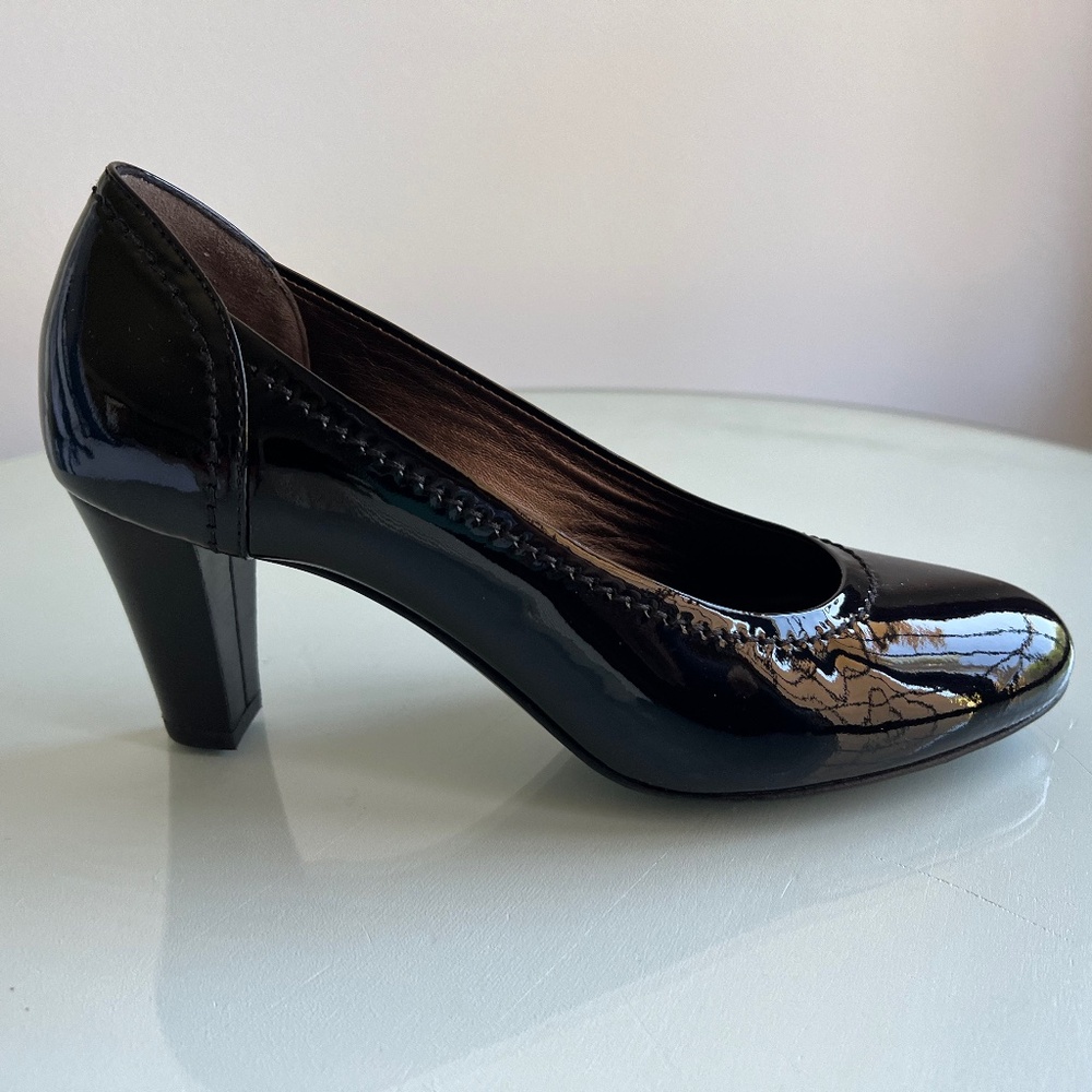 Attilio Giusti Leombruni (AGL) Black Patent leather Pumps